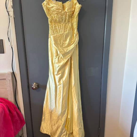 Sherri Hill Dress needs TLC (sold as is) prom/sweet 16 - Picture 6 of 14